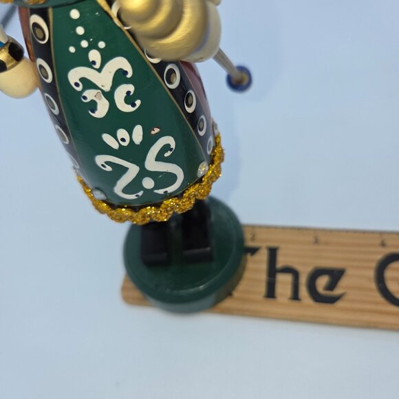 vintage Terry's Village King & Queen Nutcracker Set. - Picture 7 of 7